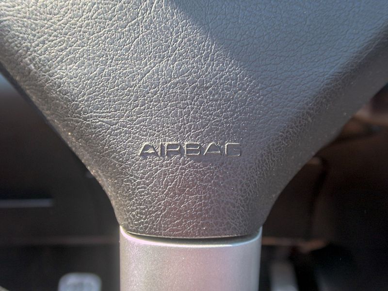 Peugeot 307 (2005) 1.6i 16V 80KW – KABRIO - fotka 27 z 39