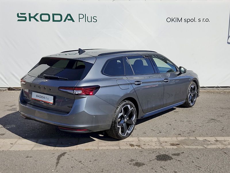 Škoda Superb (2025) Combi SportLine 2,0 Tdi 142 Kw - fotka 2 z 45
