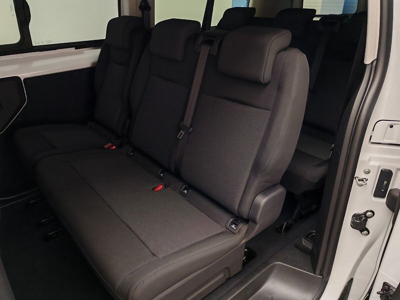 Toyota ProAce Verso 2,0D L2 6MT Combi 8S - fotka 10 z 18