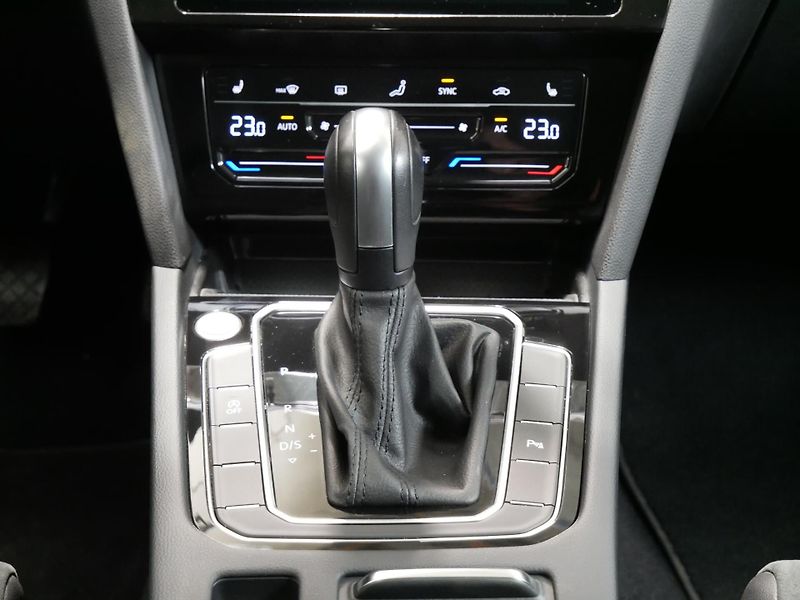 Volkswagen Passat - fotka 11 z 25
