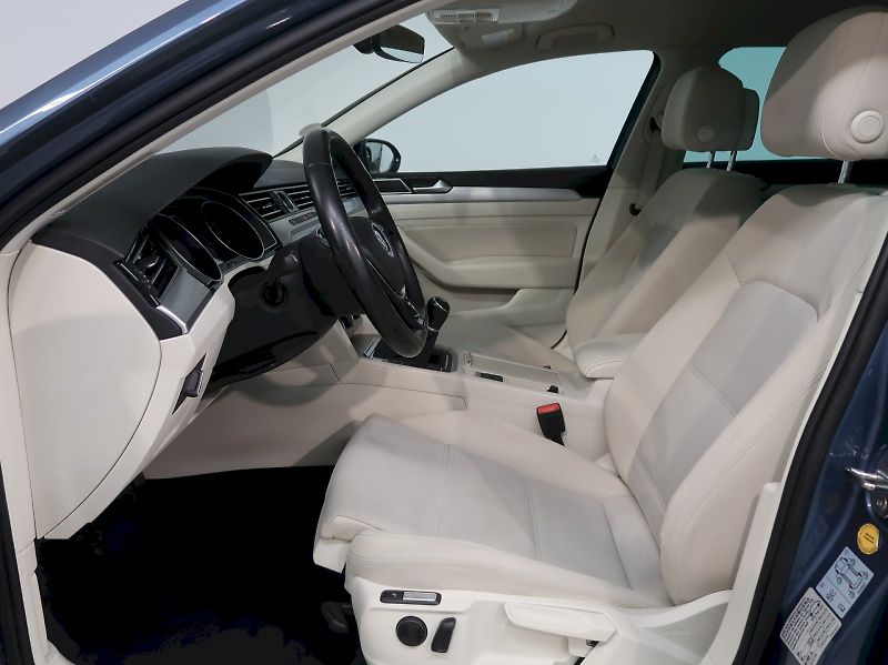 Volkswagen Passat (2016) COMFORTLINE 2.0TDI 110KW TAŽNÉ - fotka 13 z 39