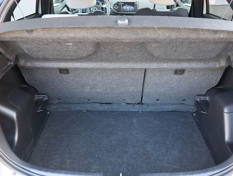 Toyota Yaris (2017) 1.5 Hybrid, Automat - fotka 14 z 19