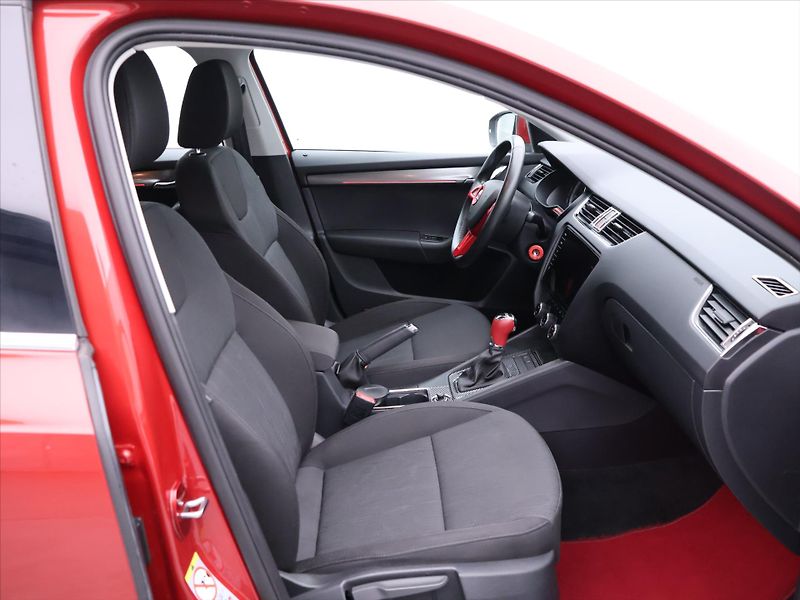 Škoda Octavia 1,8 TSI 132kW DSG Style LED - fotka 14 z 37