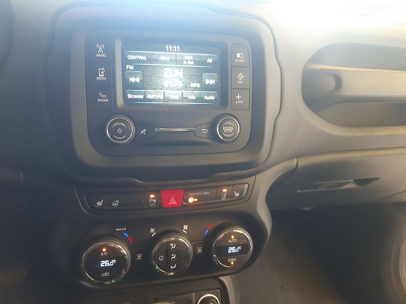 Jeep Renegade 2.0 CRDI 4x4 DIGIKLIMA NAVI - fotka 10 z 25