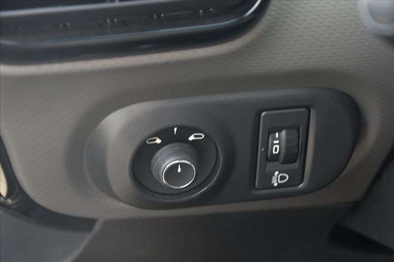 Citroën C4 Cactus 1.2i 81kW 1.MAJ SERVIS. KN ČR - fotka 17 z 22