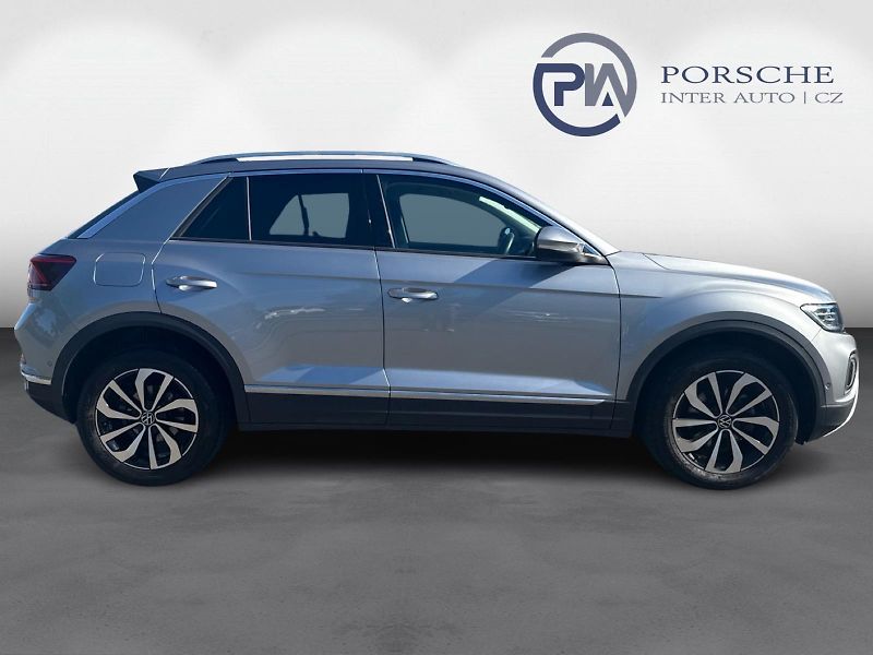 Volkswagen T-Roc 1.5 TSI Style 110 kW M6F - fotka 7 z 30