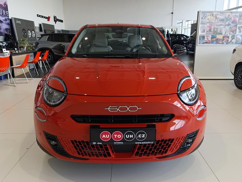 Fiat 600 (2026) 1,2 Turbo 100k ICON - fotka 2 z 14