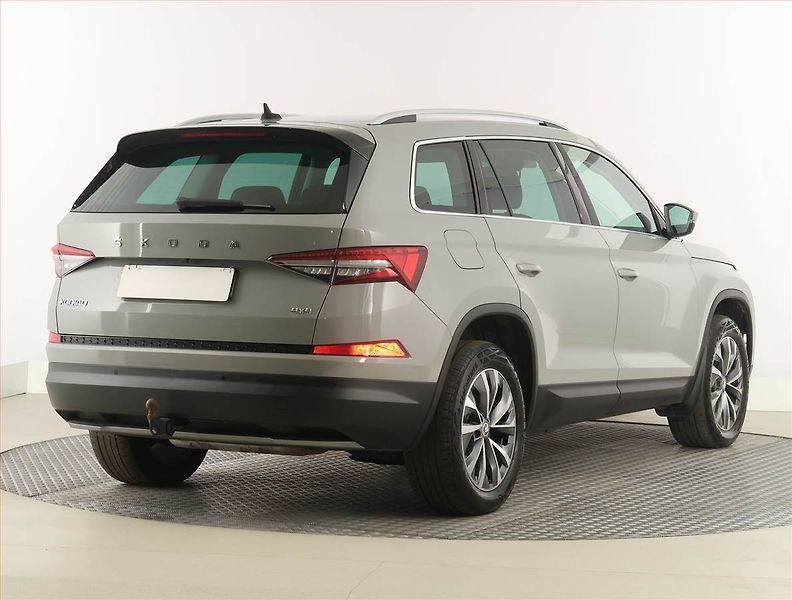 Škoda Kodiaq (2022) Style 2.0 TSI, digi klima - fotka 5 z 29