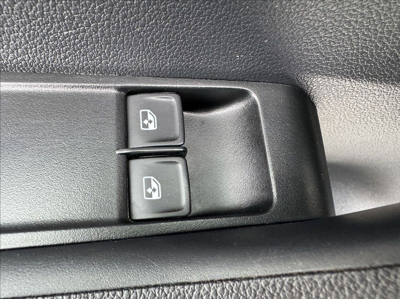 Škoda Fabia 1,0 TSI DPH 1.maj. původ ČR - fotka 23 z 50