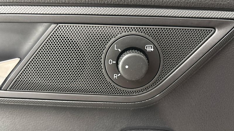 Škoda Fabia 1.0 TSI Ambition Combi - fotka 21 z 23