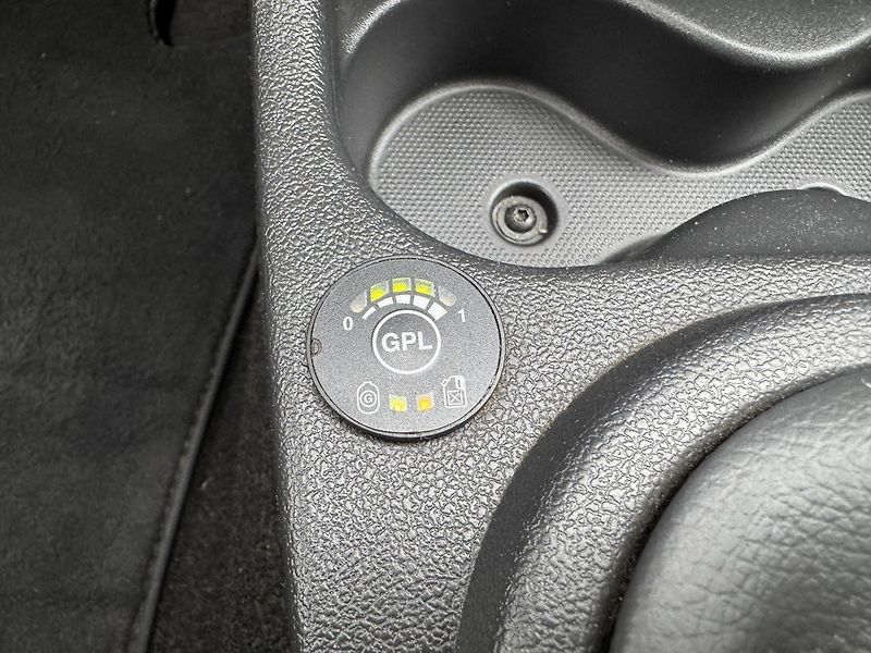 Dacia Sandero (2012) 1.6i LPG Klima Tažné Zař. - fotka 11 z 49
