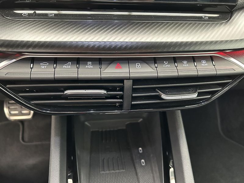 Škoda Octavia 1.5 TSI SportLine - fotka 22 z 30