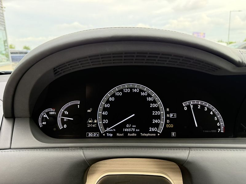 Mercedes-Benz CL (2010) 500 4MATIC - fotka 25 z 44