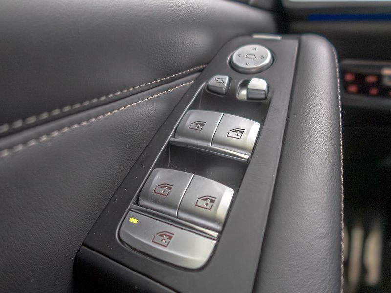 BMW X7 (2019) ČR 3.0i 250KW 7sed – INDIVIDUÁ - fotka 37 z 59