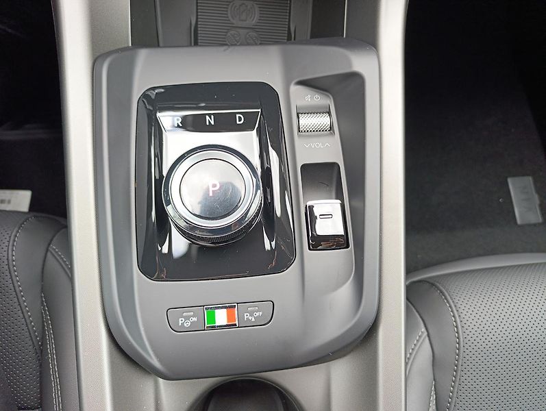 Alfa Romeo Tonale (2026) Veloce 1,5 Turbo Ibrida 175k - fotka 18 z 23