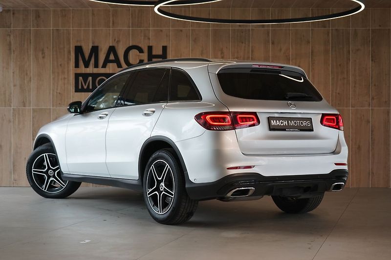 Mercedes-Benz GLC 300d 4M AMG, Nezávislé, Tažné - fotka 11 z 48