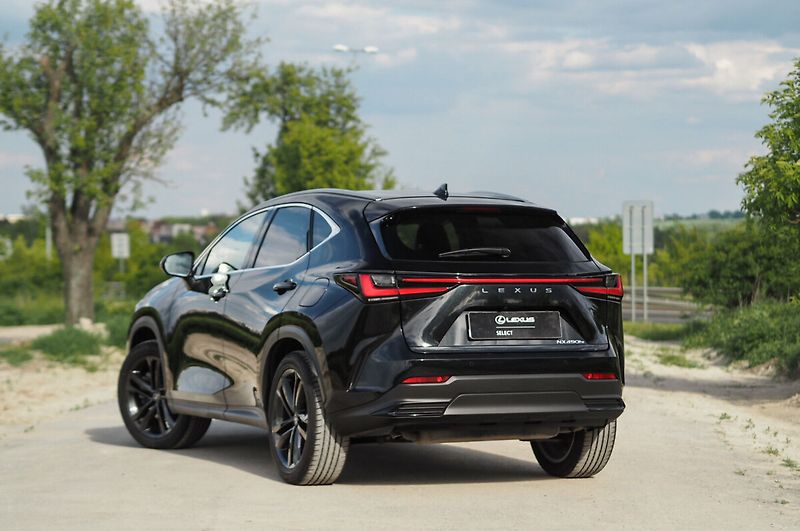 Lexus NX 450h plus 450H+ 2,5 PHEV PRESTIGE - fotka 6 z 25