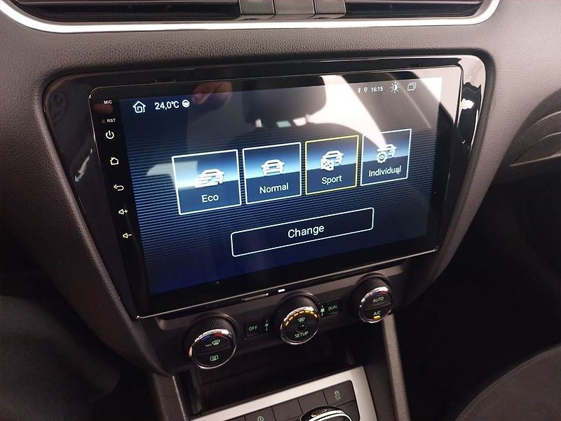 Škoda Octavia (2014) Elegance 1.8 TSI, 4X4 - fotka 23 z 24