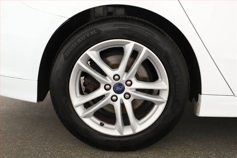 Ford Mondeo (2017) 2.0 TDCI, Automat, Navi - fotka 12 z 21