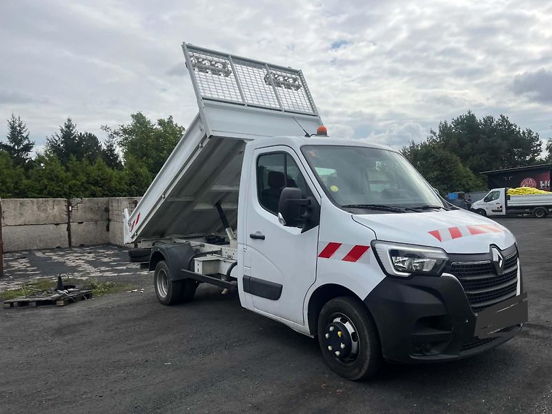 Renault Master (2024) 2.3TDi pouze 20000km - fotka 1 z 4