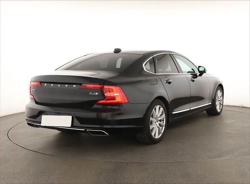 Volvo S90 (2018) D4 AWD - fotka 5 z 21