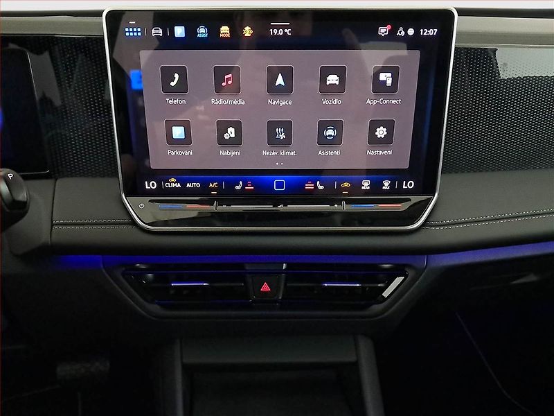 Volkswagen Tiguan (2025) 1.5 eHybrid - fotka 12 z 22