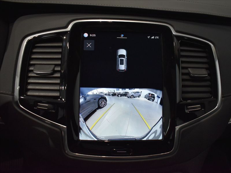 Volvo XC90 2,0 B5 AWD Plus - fotka 21 z 24