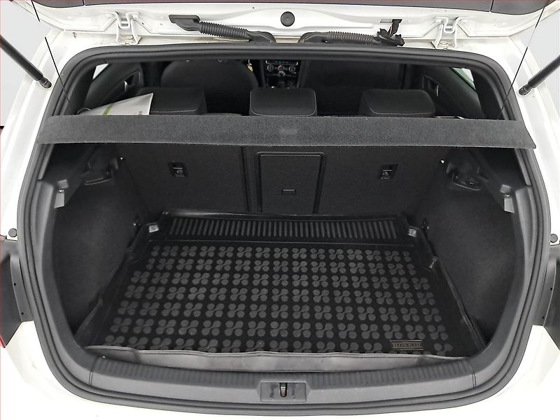 Volkswagen Golf (2015) R-Line 1.4 TSI, Serv.kniha - fotka 14 z 15