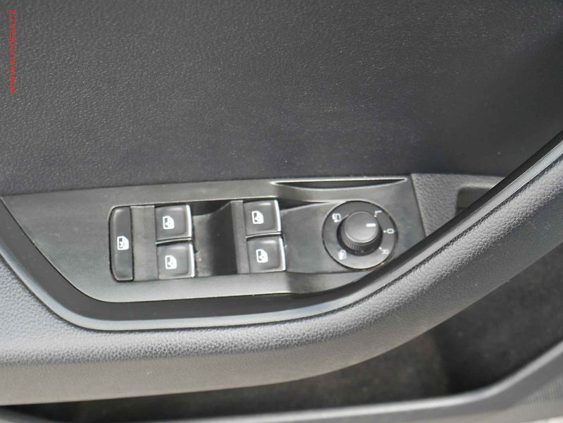 Škoda Superb (2015) 1.6TDi, 1.maj, AC, bixen - fotka 11 z 22
