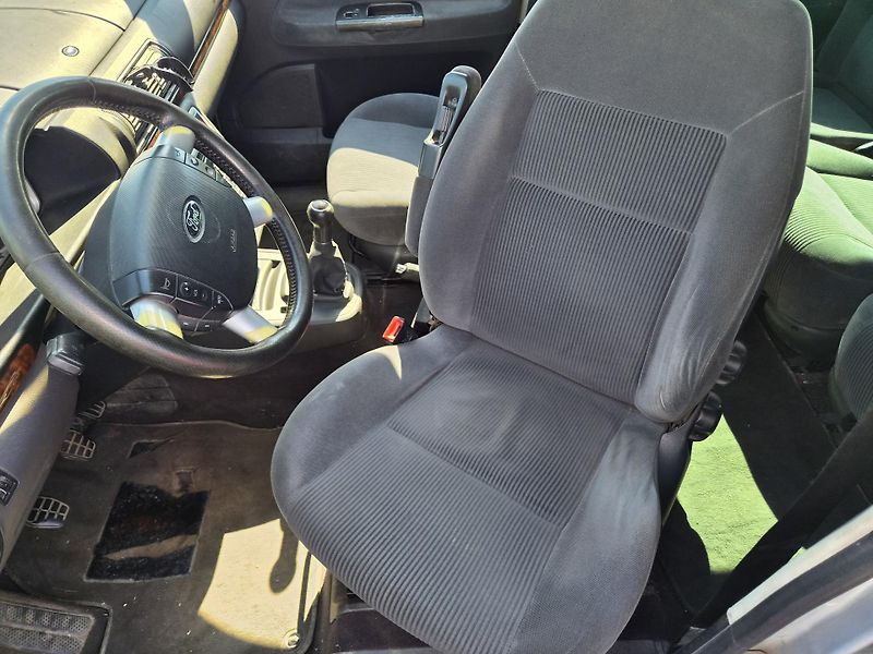 Ford Galaxy 1,9 TDI - fotka 8 z 11