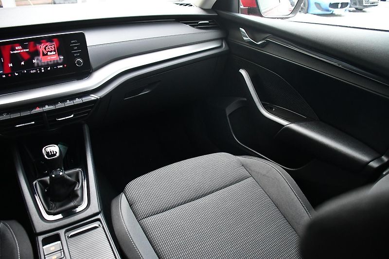 Škoda Octavia 1.5TSi ČR 1M Ambition - fotka 8 z 41