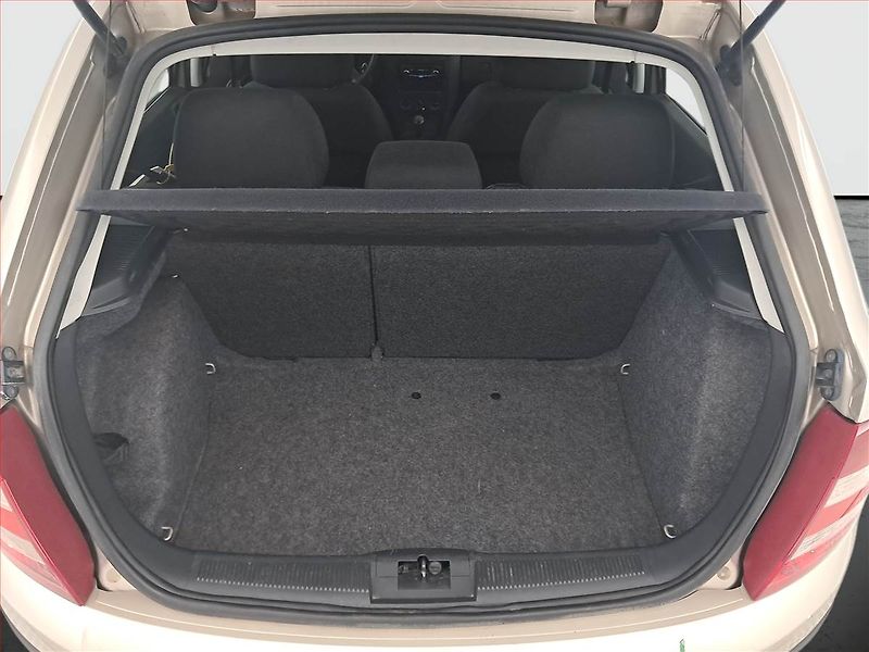 Škoda Fabia (2006) 1.2 12V, po STK, jezdí výborně - fotka 14 z 14