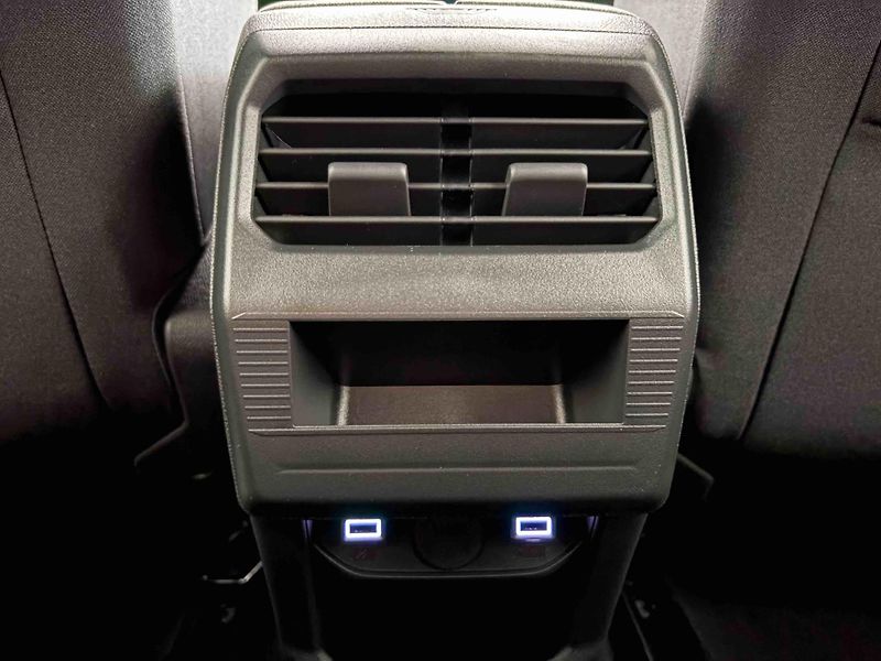 Peugeot 3008 (2026) Business Hybrid 145 e-DCS6 - fotka 42 z 45