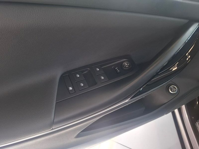 Opel Astra 1.4T 110KW AUT 2018 - fotka 8 z 11