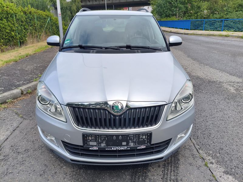 Škoda Fabia (2013) 1,2 TSI Style combi - fotka 9 z 32