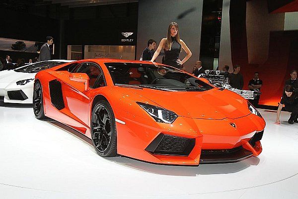 Lamborgini Aventador.