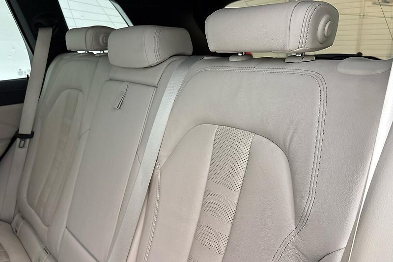 BMW X5 xDrive30d - fotka 9 z 27