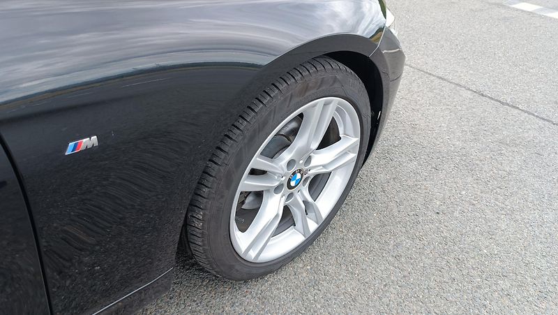 BMW Řada 3 320d MPaket 2,0D B47 Automat - fotka 30 z 36