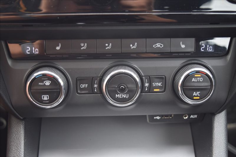 Škoda Octavia 1,6 TDI 81KW PO ROZVODECH - fotka 40 z 48