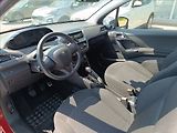 Peugeot 208 1,2 i - náhled 9