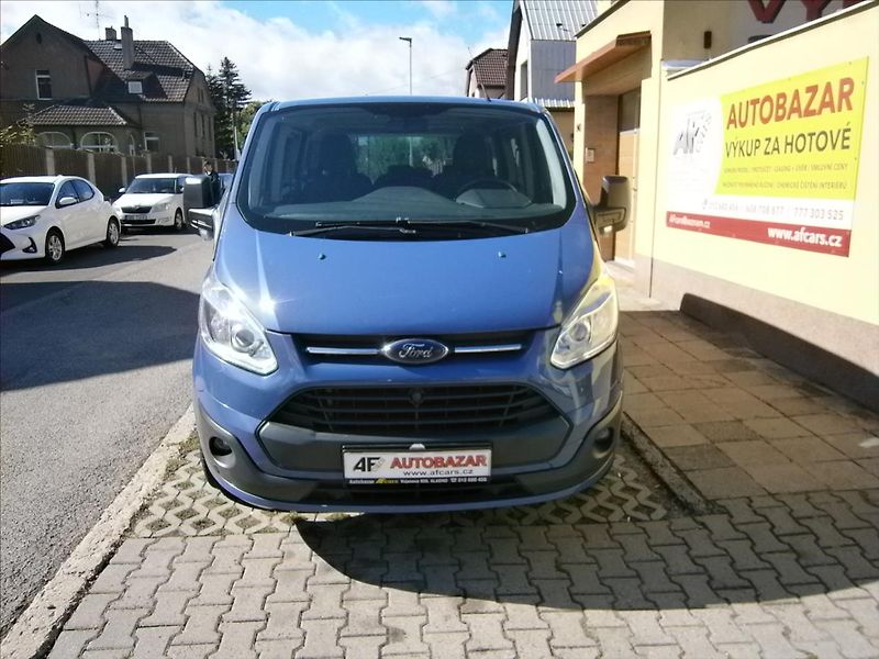 Ford Tourneo Custom 2,2 TDCi  TITANIUM - fotka 2 z 23