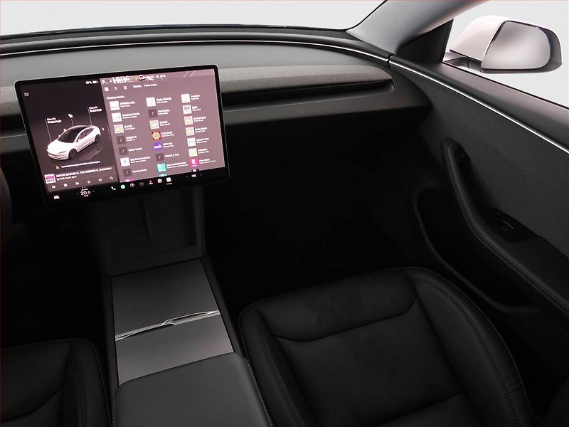 Tesla Model 3 (2024) Standard Range LFP, SoH 96% - fotka 8 z 27