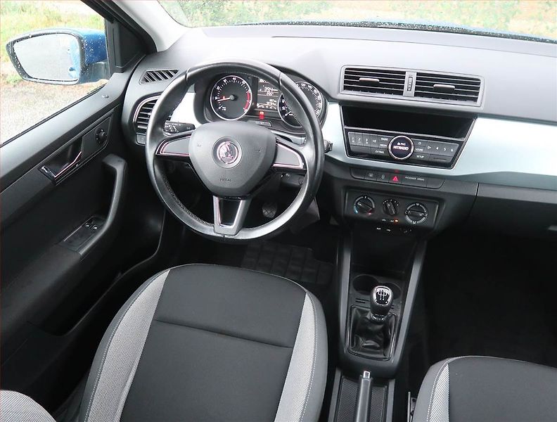 Škoda Fabia (2016) Ambition 1.2 TSI - fotka 7 z 15