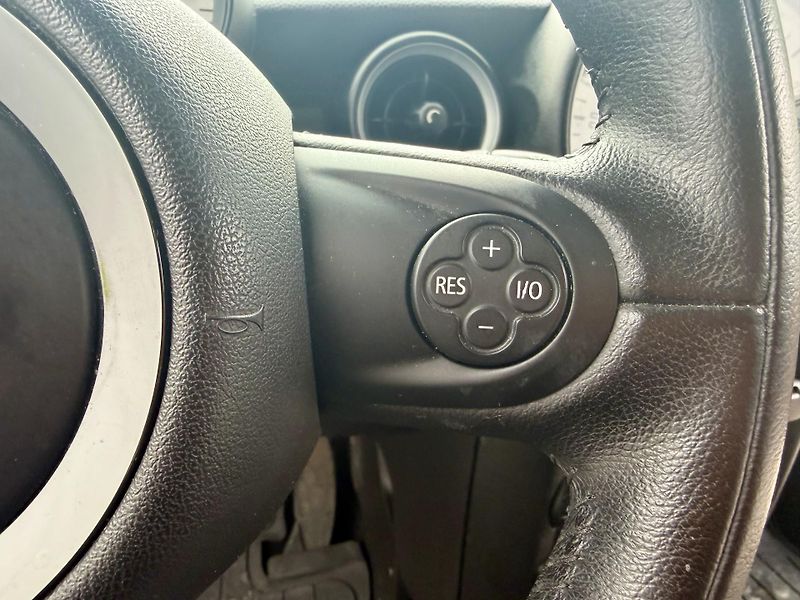 Mini Cooper (2012) 1.6 90kW FACELIFT!!! - fotka 14 z 19