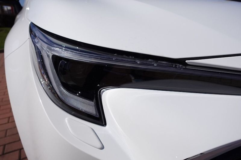 Toyota Corolla 2,0HSD GR-Sport Dynamic - fotka 32 z 32