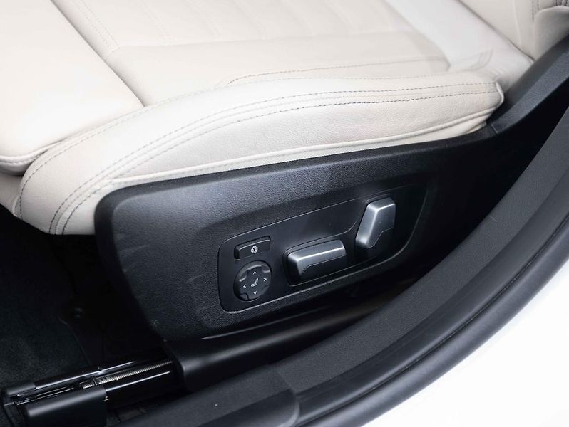 BMW Řada 3 M340d xDrive Sedan - fotka 20 z 23