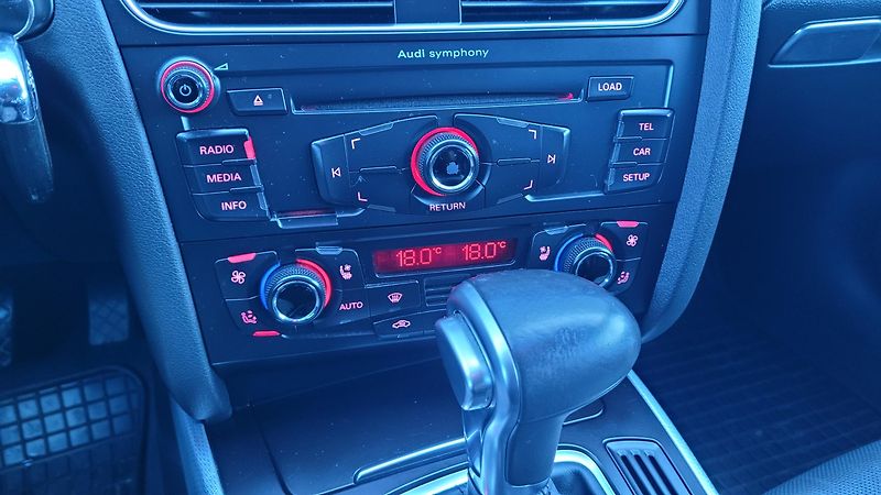 Audi A5 3,0 TDI QUATTRO 176 KW - fotka 19 z 24