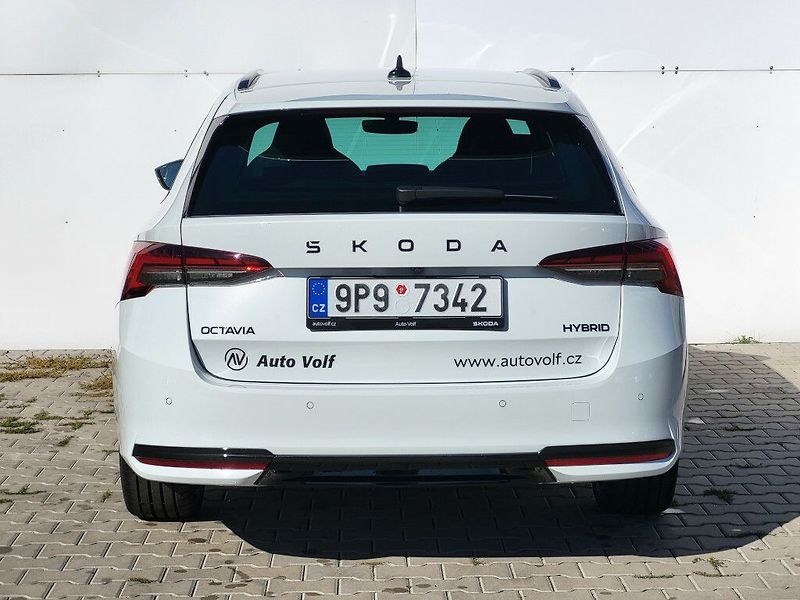 Škoda Octavia Sportline 1,5TSI 110kW - fotka 6 z 34