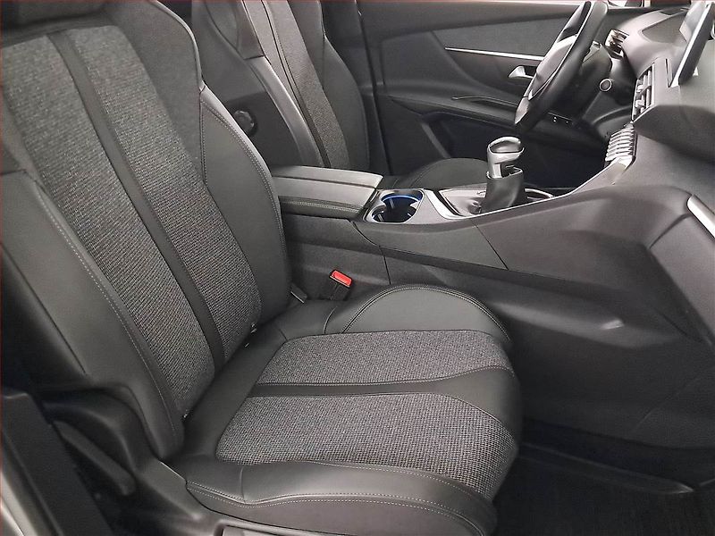 Peugeot 3008 (2020) 1.5 BlueHDi, Navi, Tempomat - fotka 9 z 22