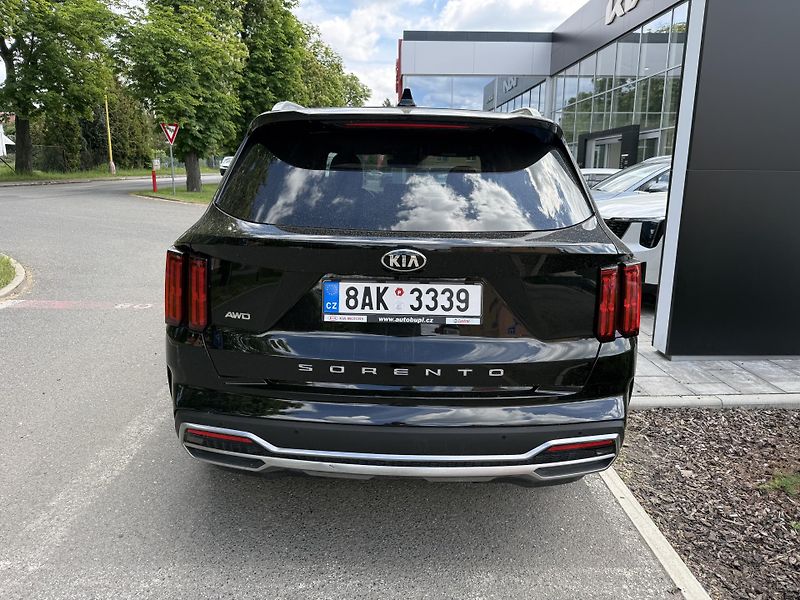 Kia Sorento 2.2 CRDi 142kw TOP 4x4 - fotka 9 z 10